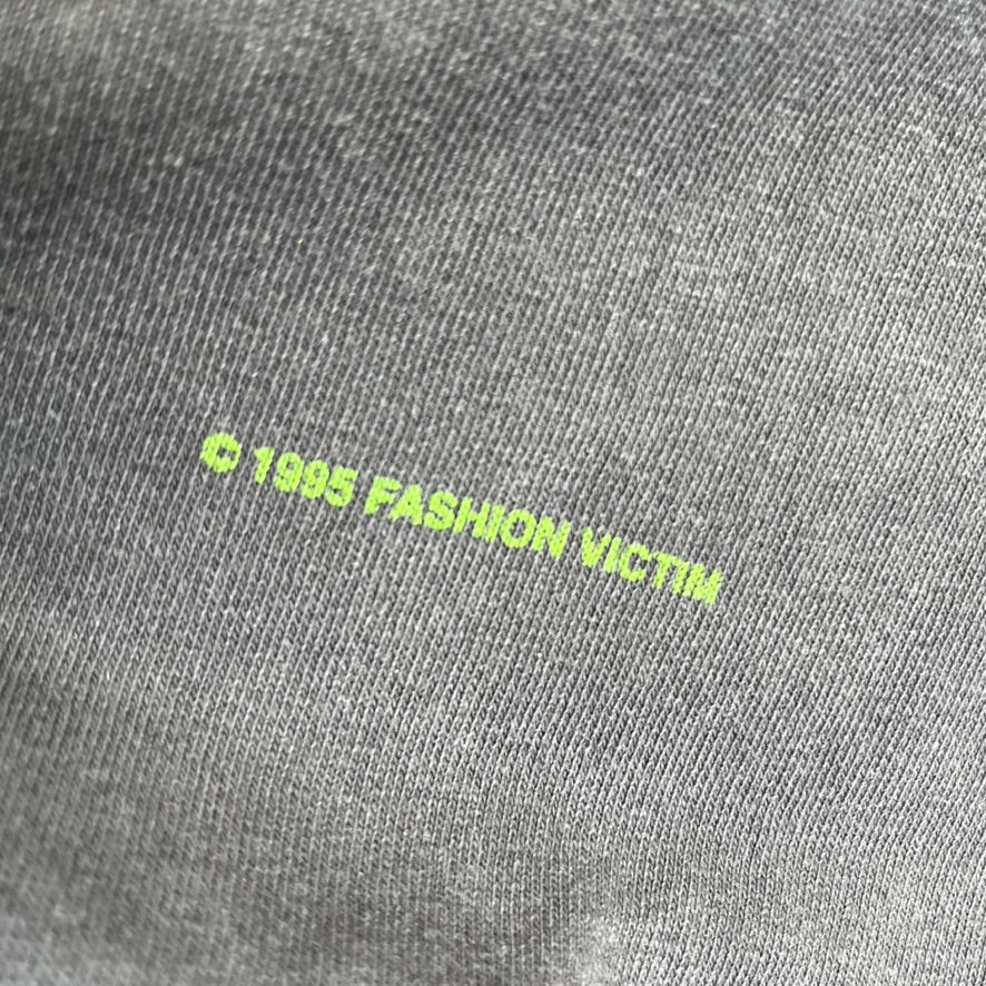 Vintage 1995 Grey Faded Fashion Victim Alien Tee - L