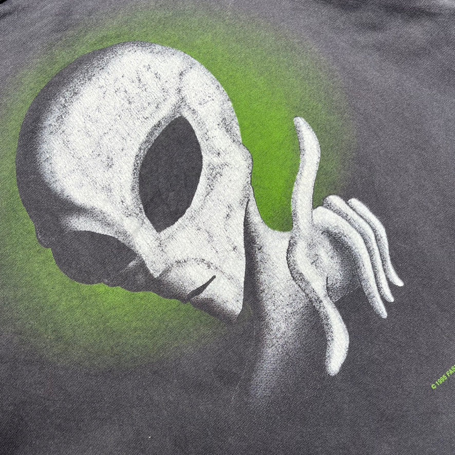 Vintage 1995 Grey Faded Fashion Victim Alien Tee - L