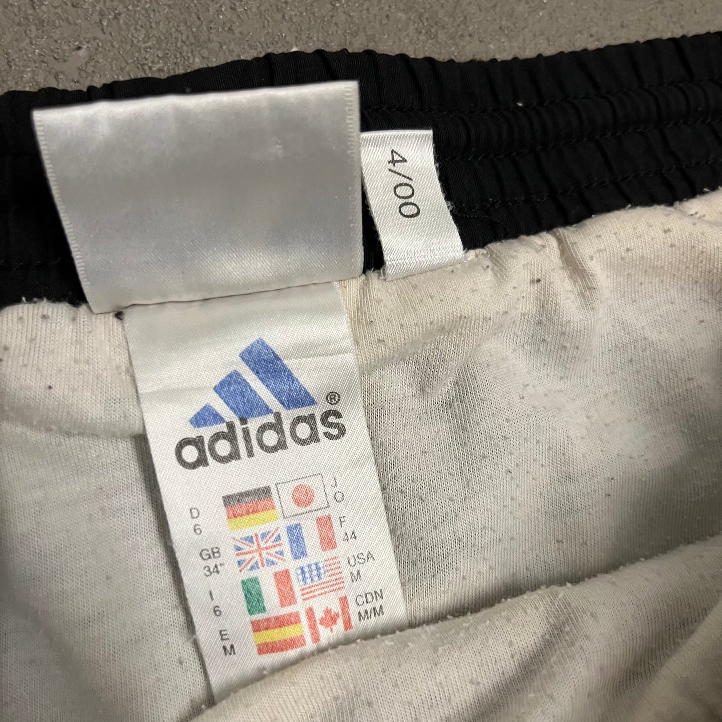 Vintage 2000 Black Adidas Shorts - L
