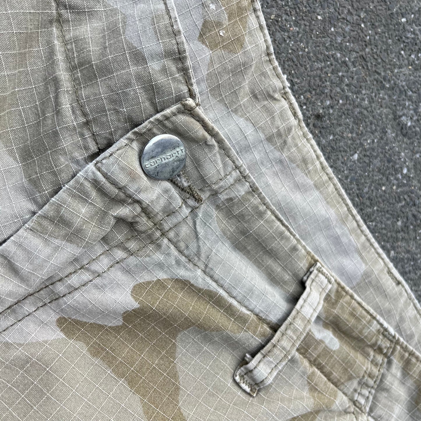 Sand Camo Carhartt Cargo Shorts - M