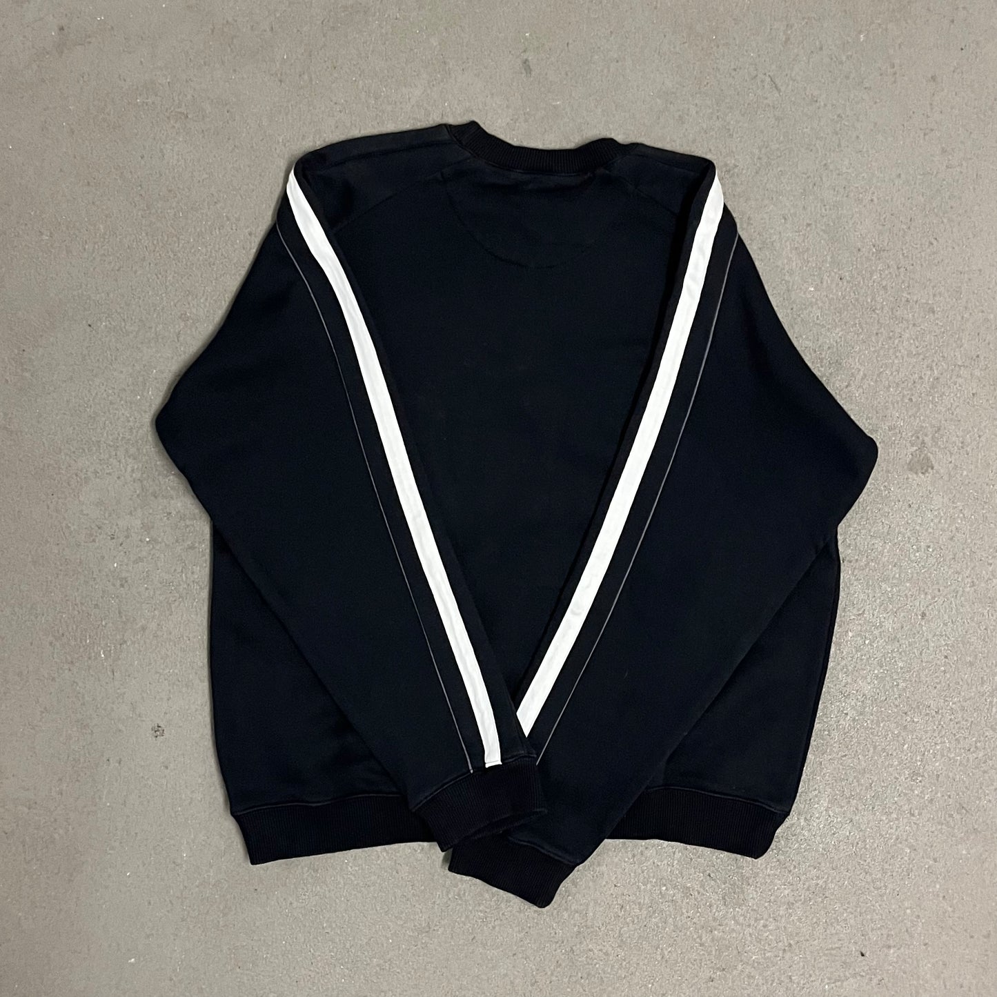Vintage Y2K Black Nike Sweater - M