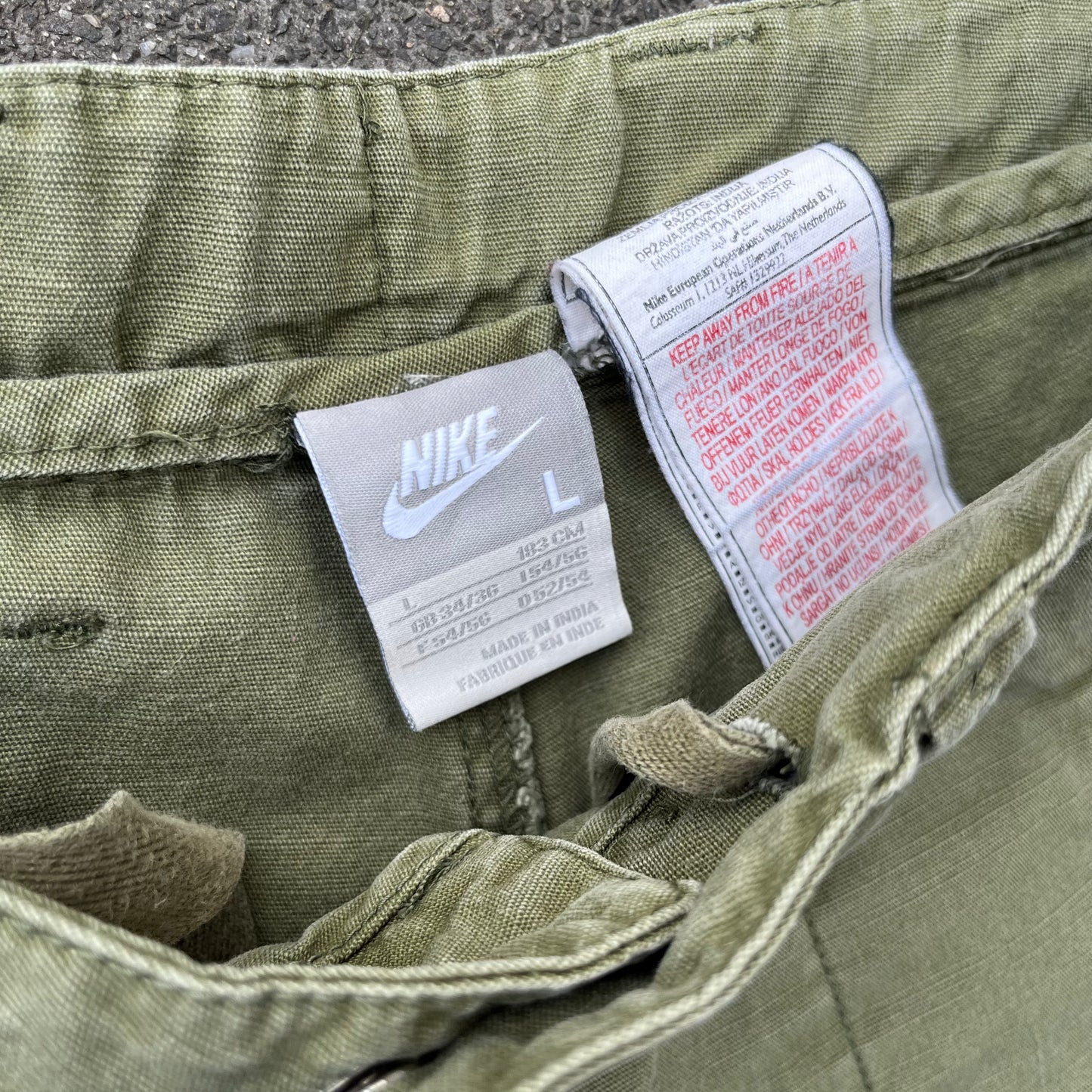 Vintage Green Nike Cargo Shorts - L