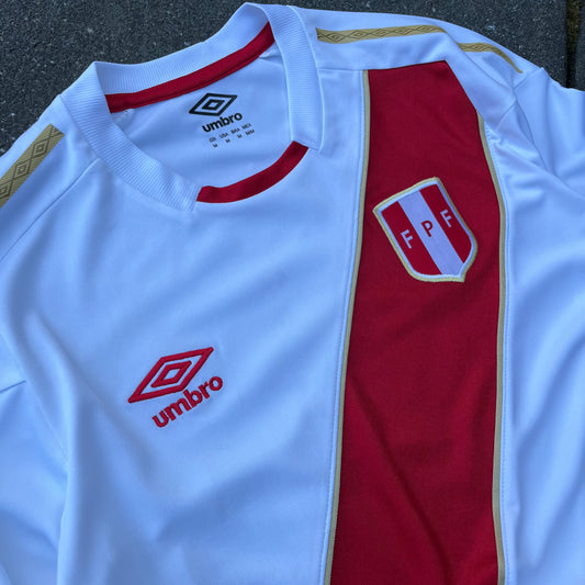 2018 White Umbro Peru Kit - M