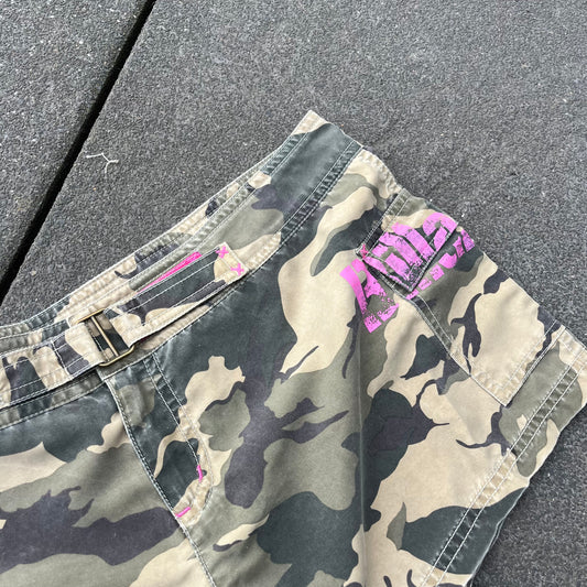 Vintage Y2K Green Camo Billabong Shorts - M (W)