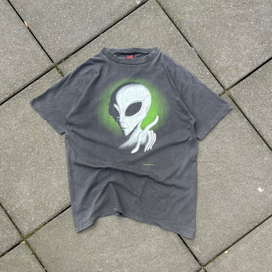 Vintage 1995 Grey Faded Fashion Victim Alien Tee - L