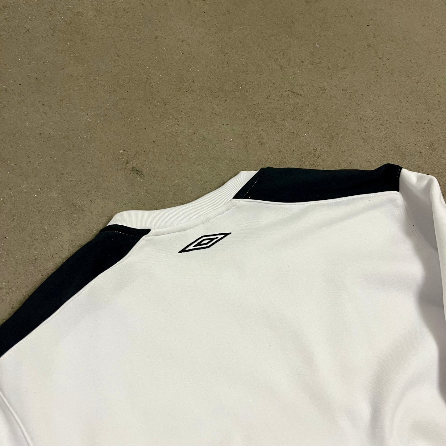 Vintage Y2K White Umbro Sweater - L