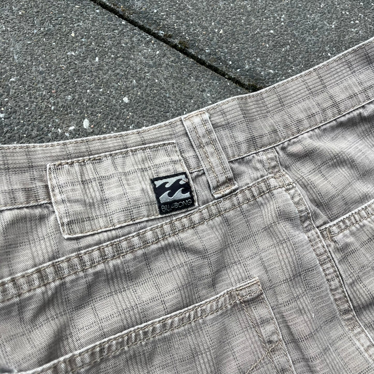 Vintage Y2K Beige Billabong Shorts - 30