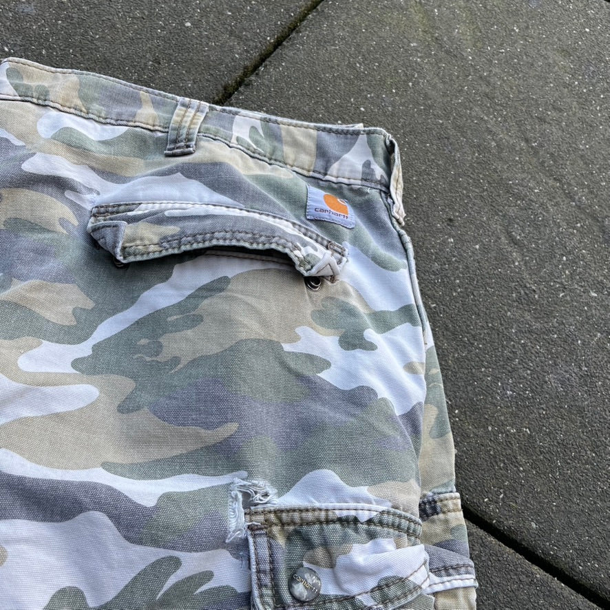 Green Camo Faded Carhartt Shorts - 44
