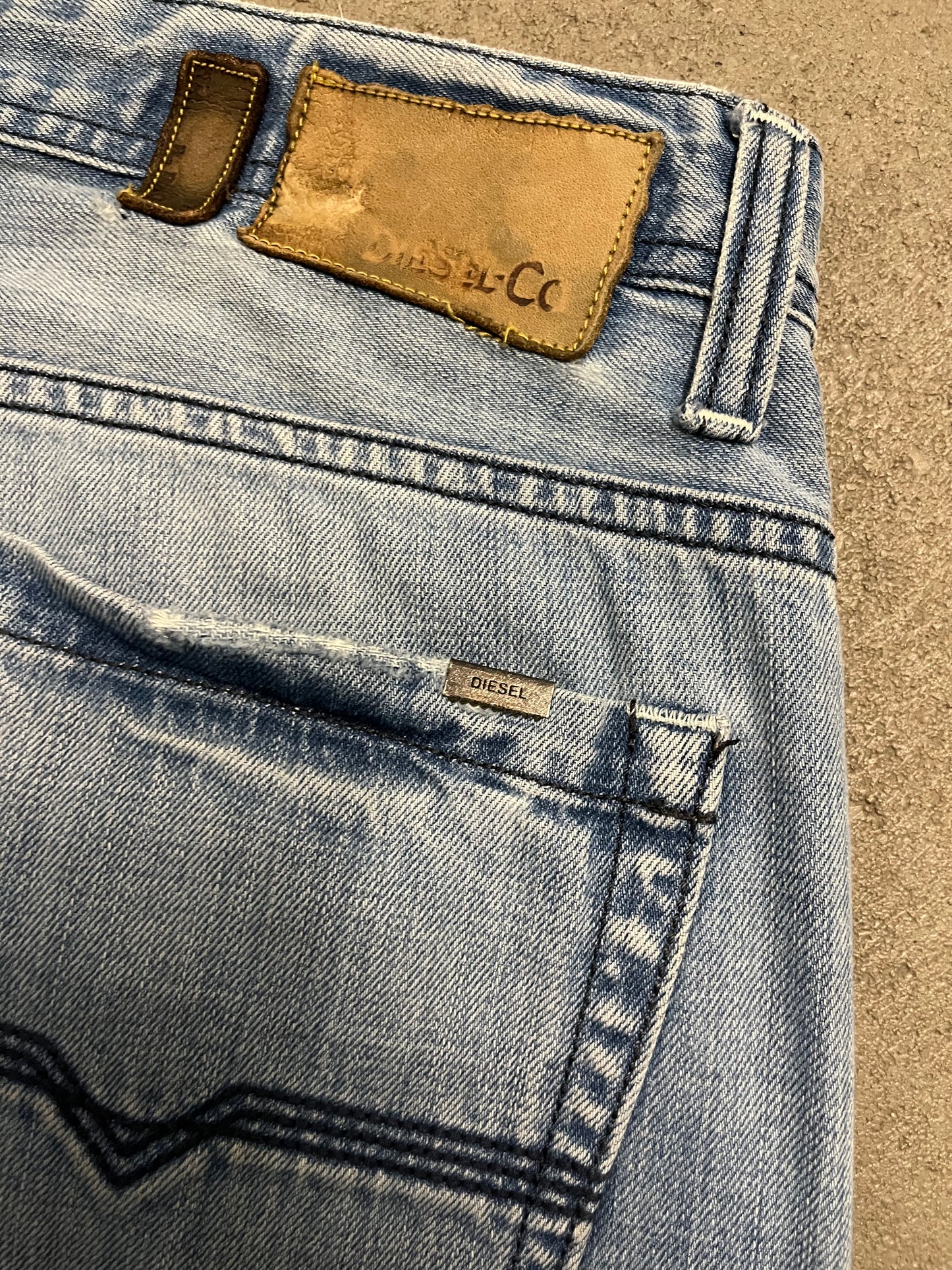 Vintage Y2K Blue Diesel Straight Leg Jeans - 38