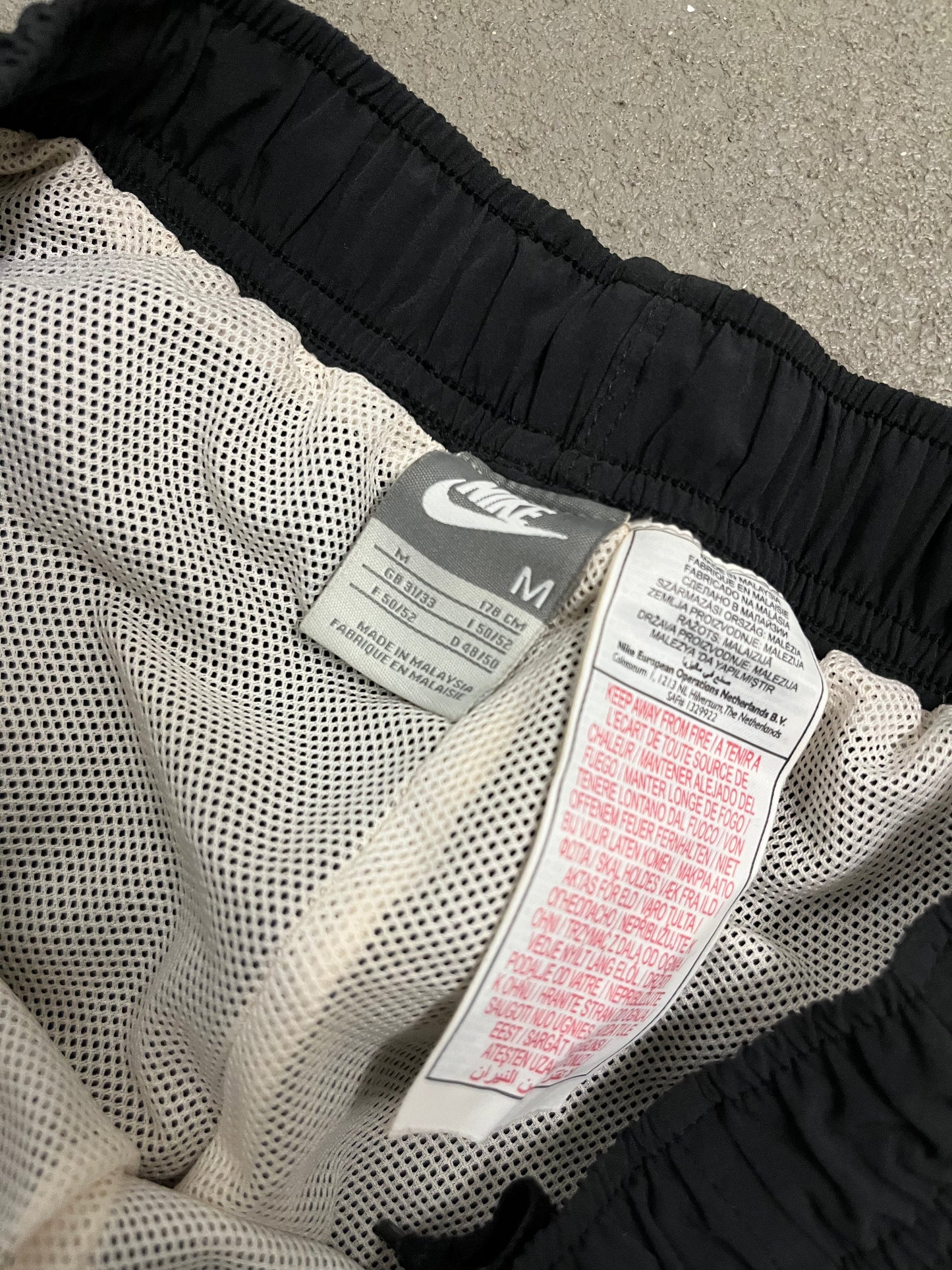 Vintage Y2K Black Nike Baggy Track Pants - M