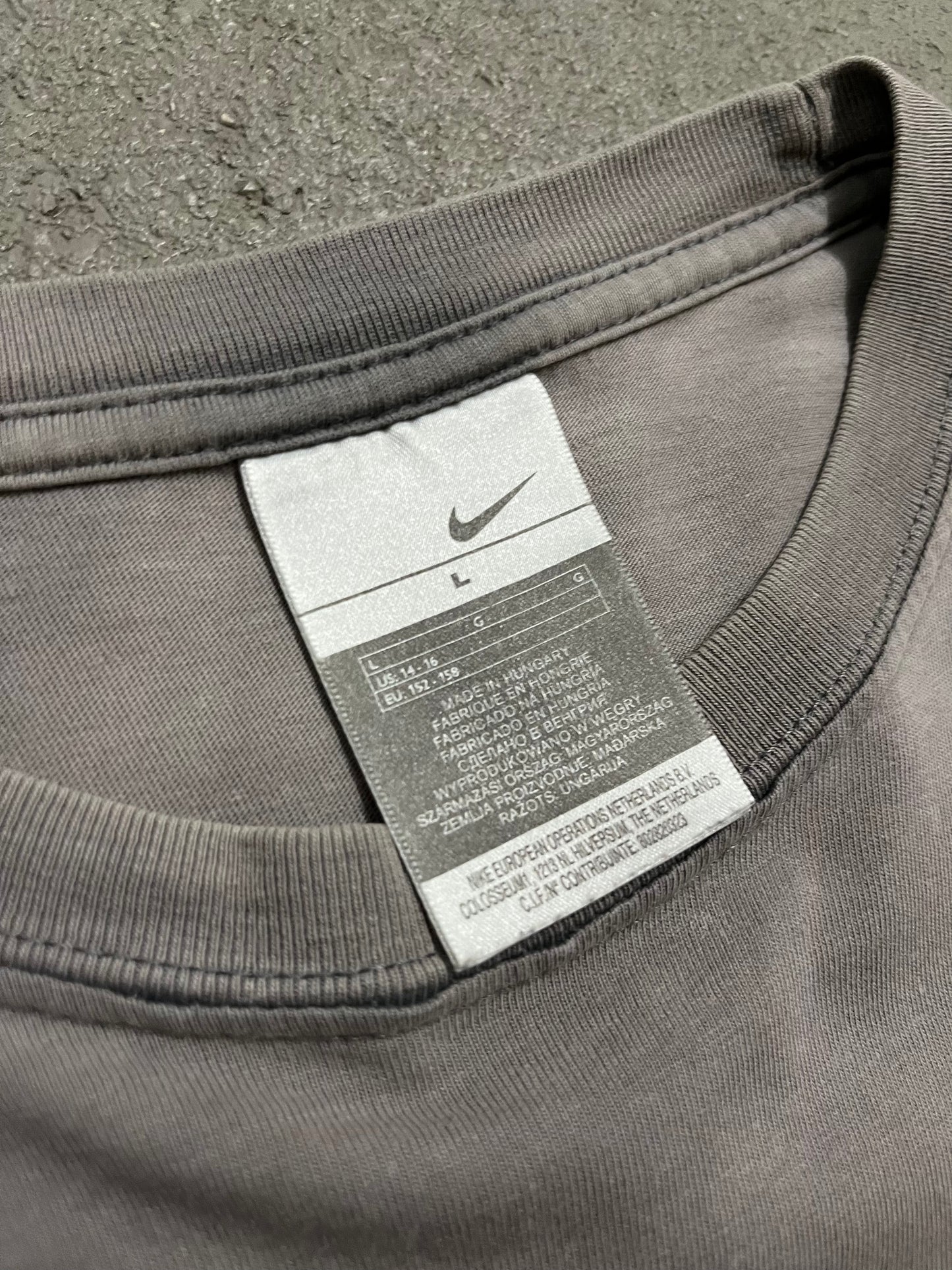Vintage Y2K Grey Faded Nike Tee - M (W)