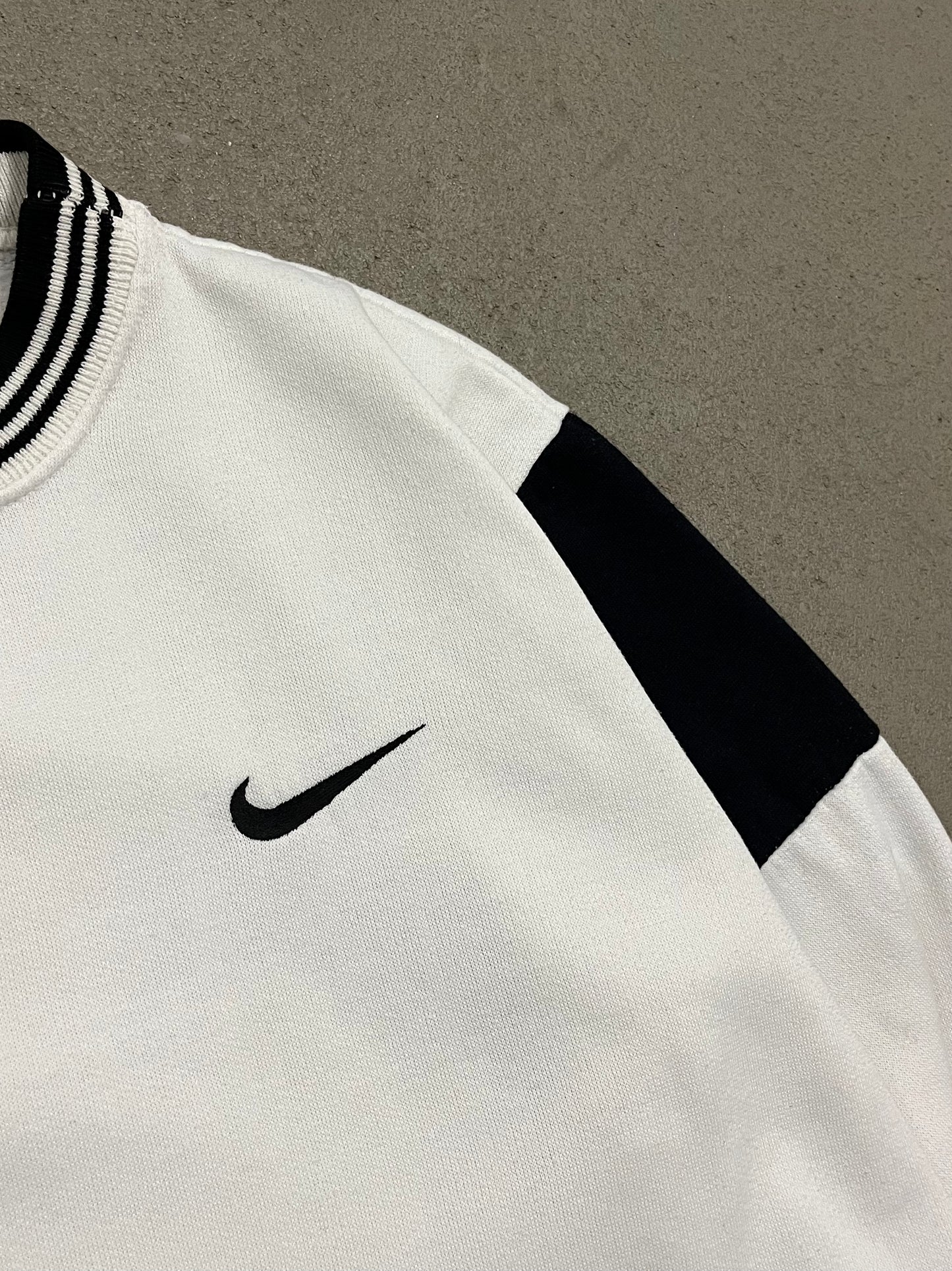 Vintage 90s White Black Nike Sweater - S