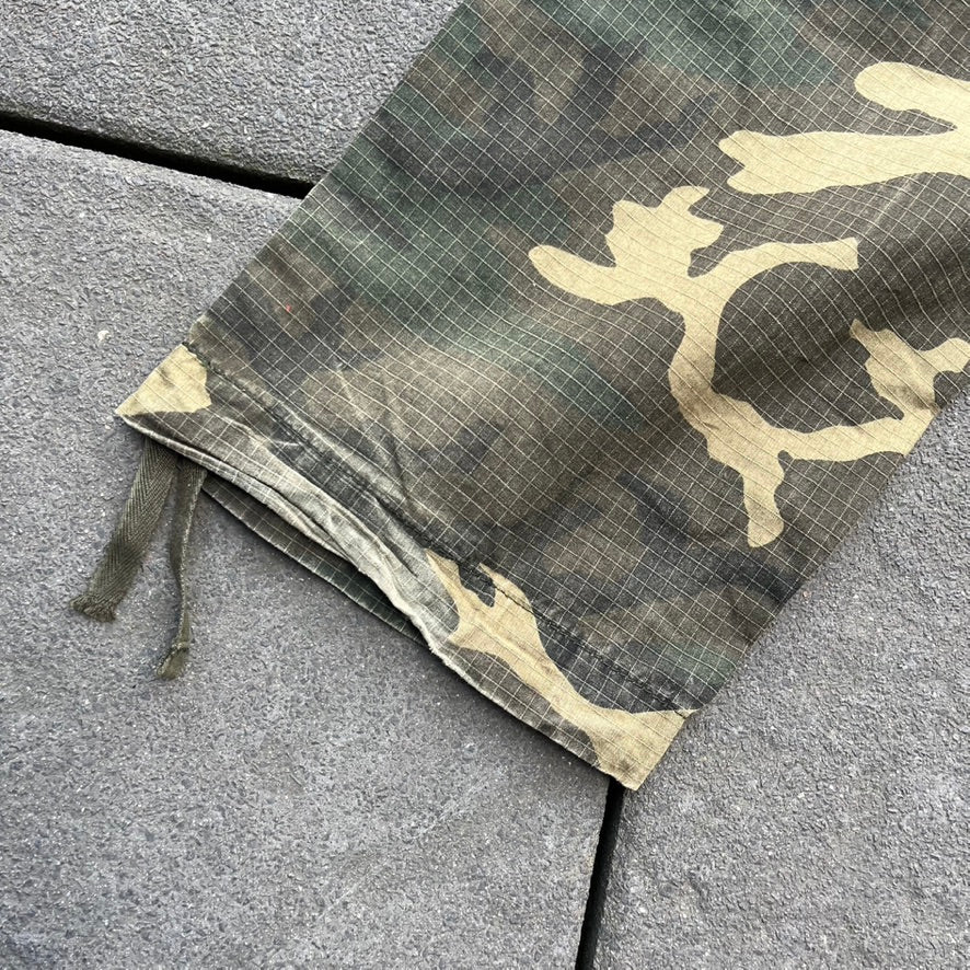 Vintage Green Camo Carhartt Pants - 32x34