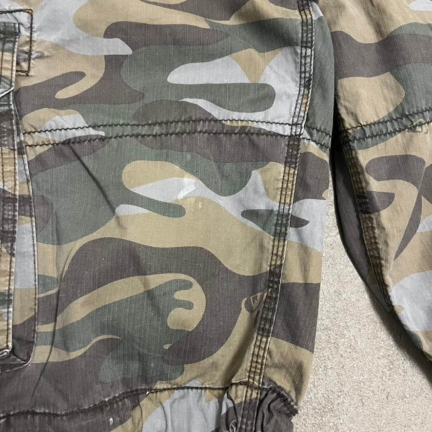 Vintage Y2K Green Camo Quicksilver Shorts - 32