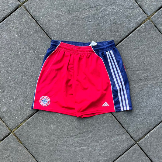 Vintage 1999 Red Adidas FC Bayern Shorts - L