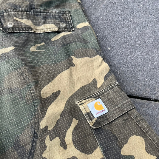 Vintage Green Camo Carhartt Pants - 32x34