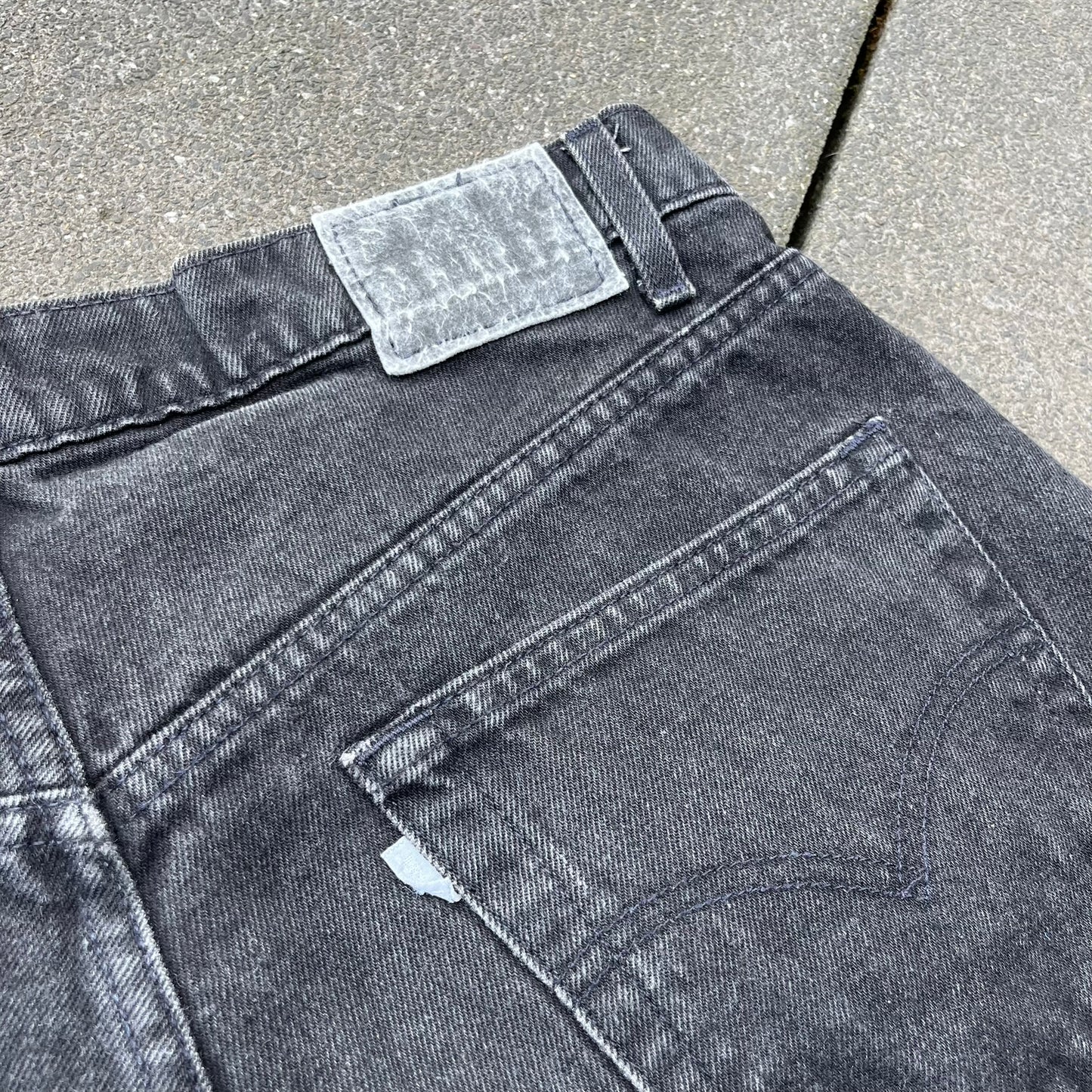 Vintage Black Levi's Silver Tab Baggy Jeans Shorts - 36