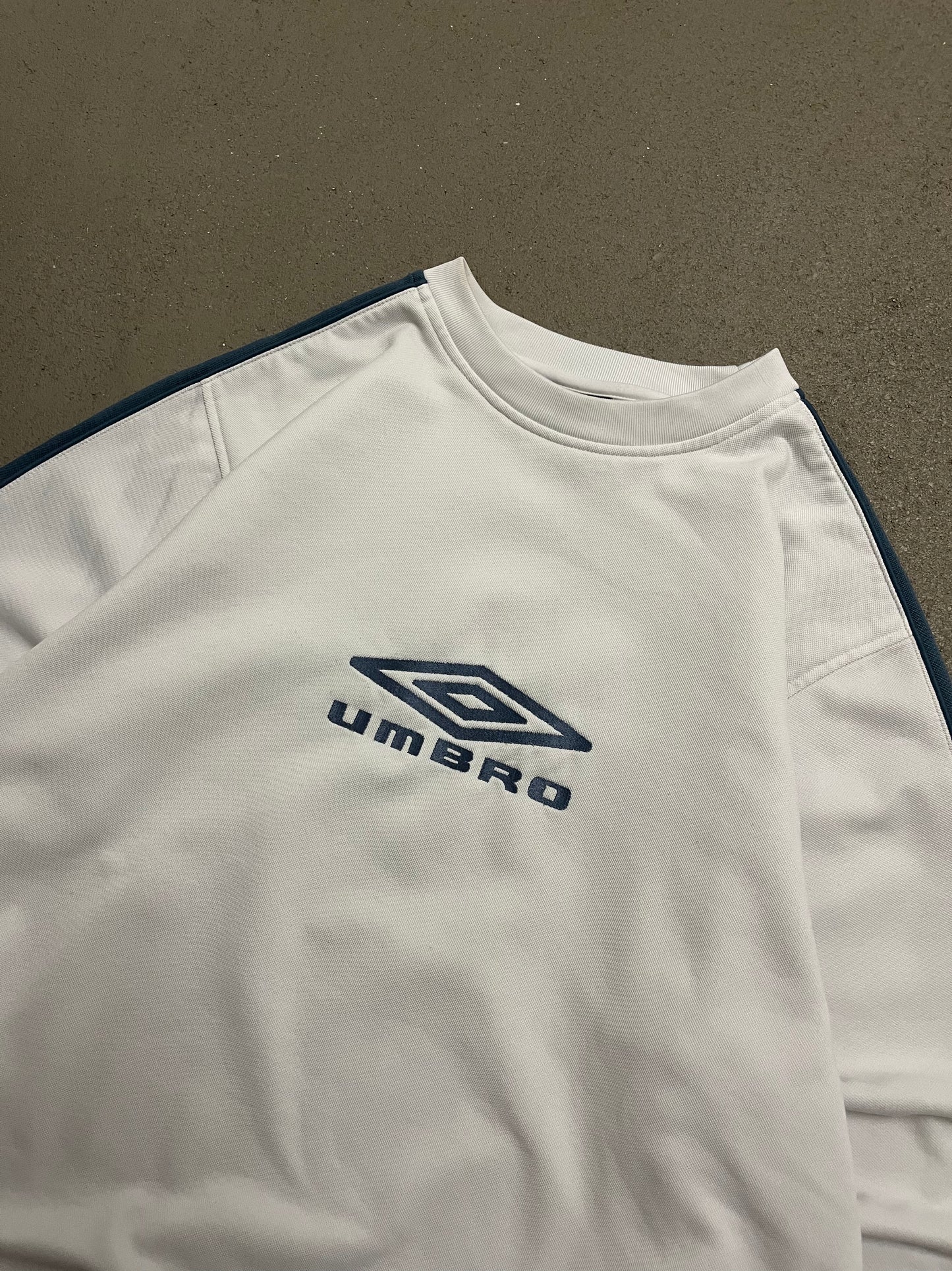 Vintage Y2K White Blue Umbro Sweater - L