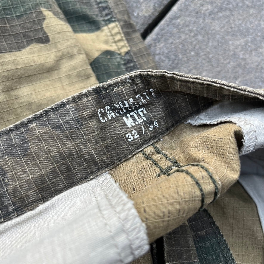 Vintage Green Camo Carhartt Pants - 32x34