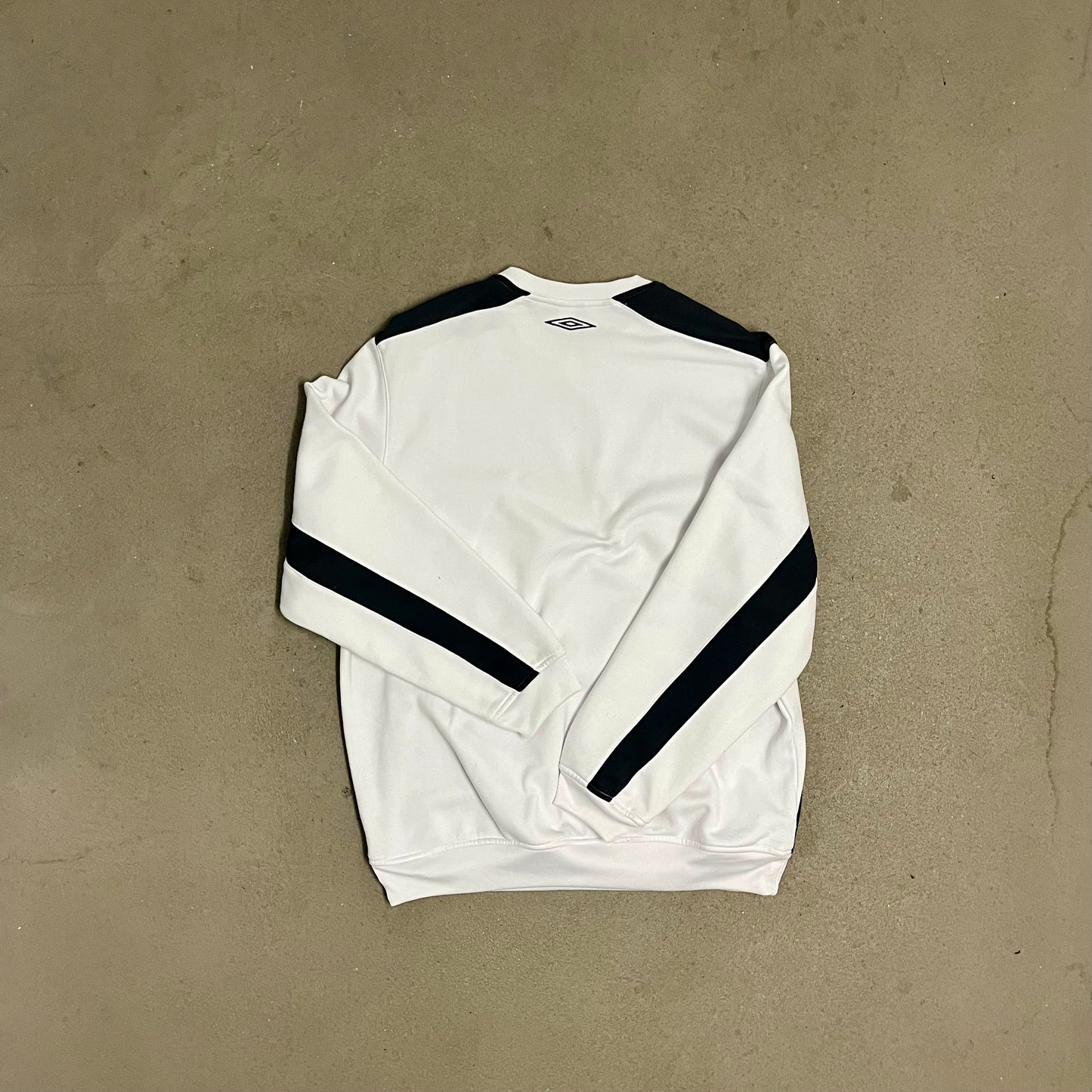 Vintage Y2K White Umbro Sweater - L