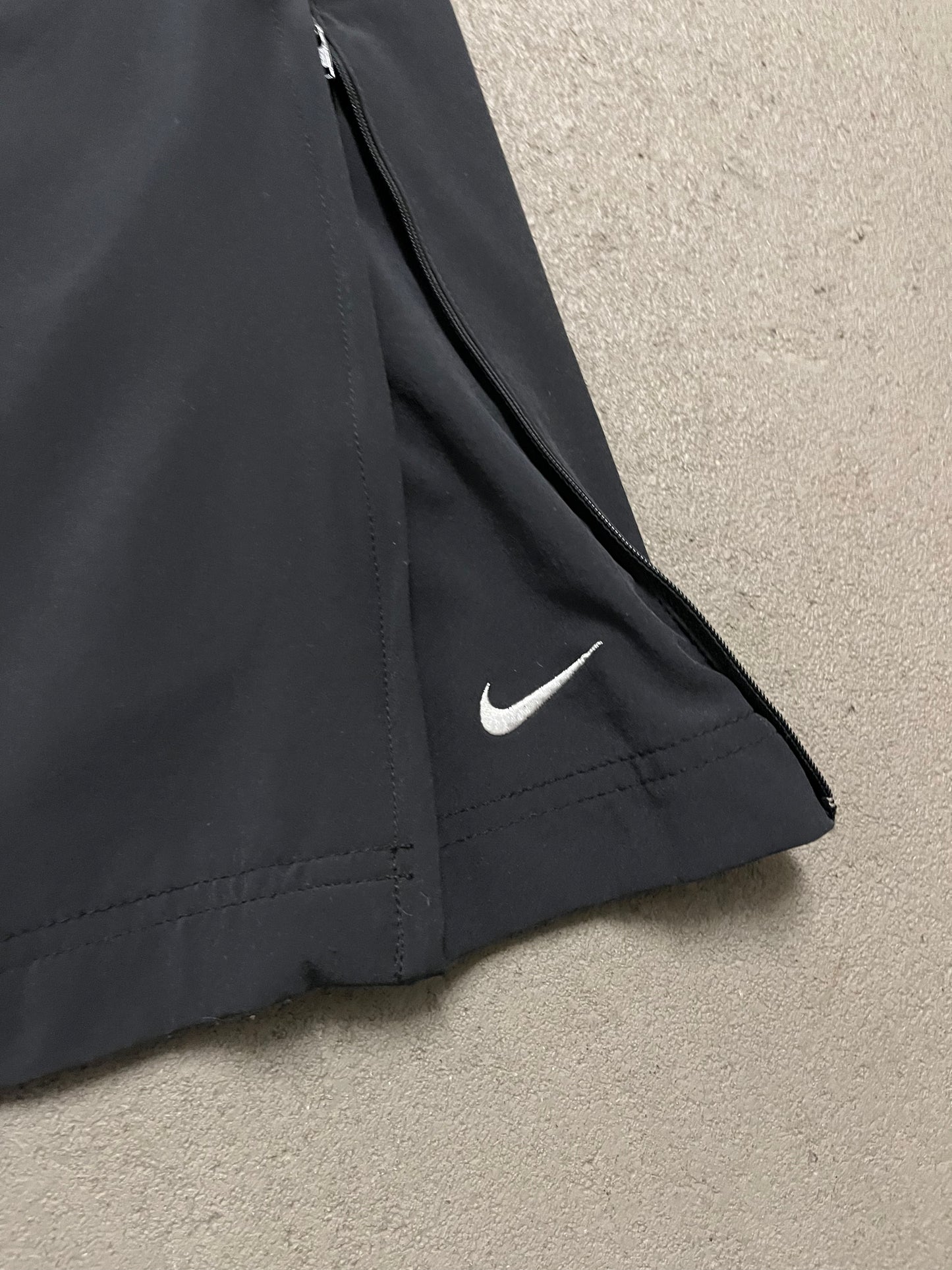 Vintage Y2K Black Nike Baggy Track Pants - M