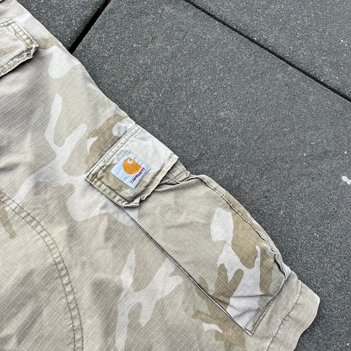 Sand Camo Carhartt Cargo Shorts - M