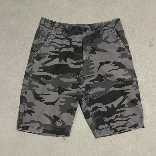 Vintage Y2k Green Billabong Camo Shorts - 32