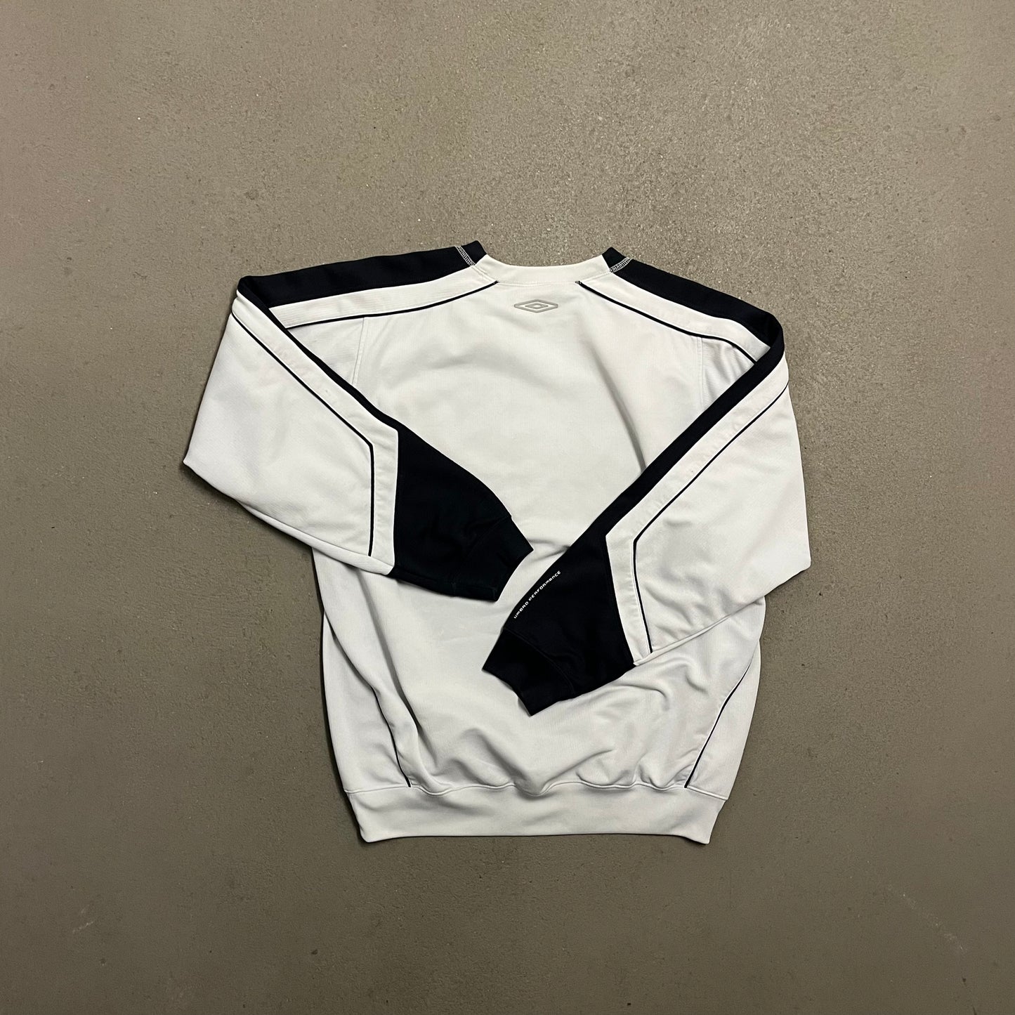 Vintage Y2K Grey Umbro Sweater - L