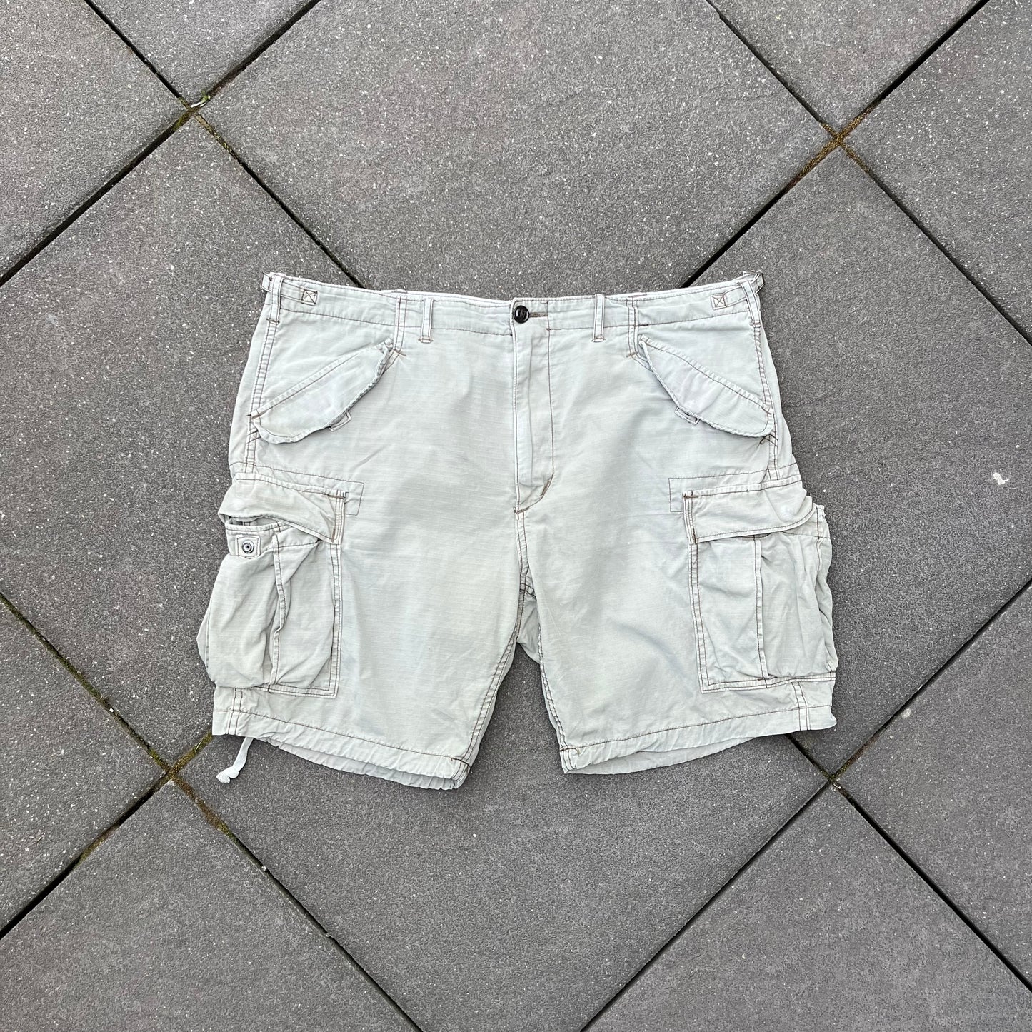 Vintage Beige Polo Ralph Lauren Cargo Shorts - 40