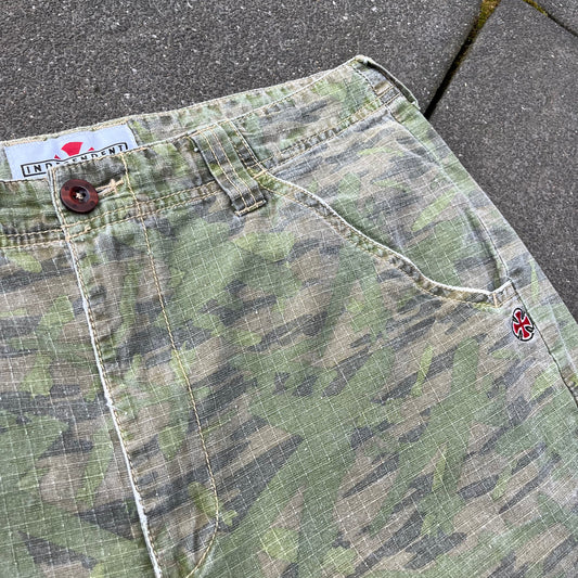 Vintage Green Camo Independent Shorts - 34