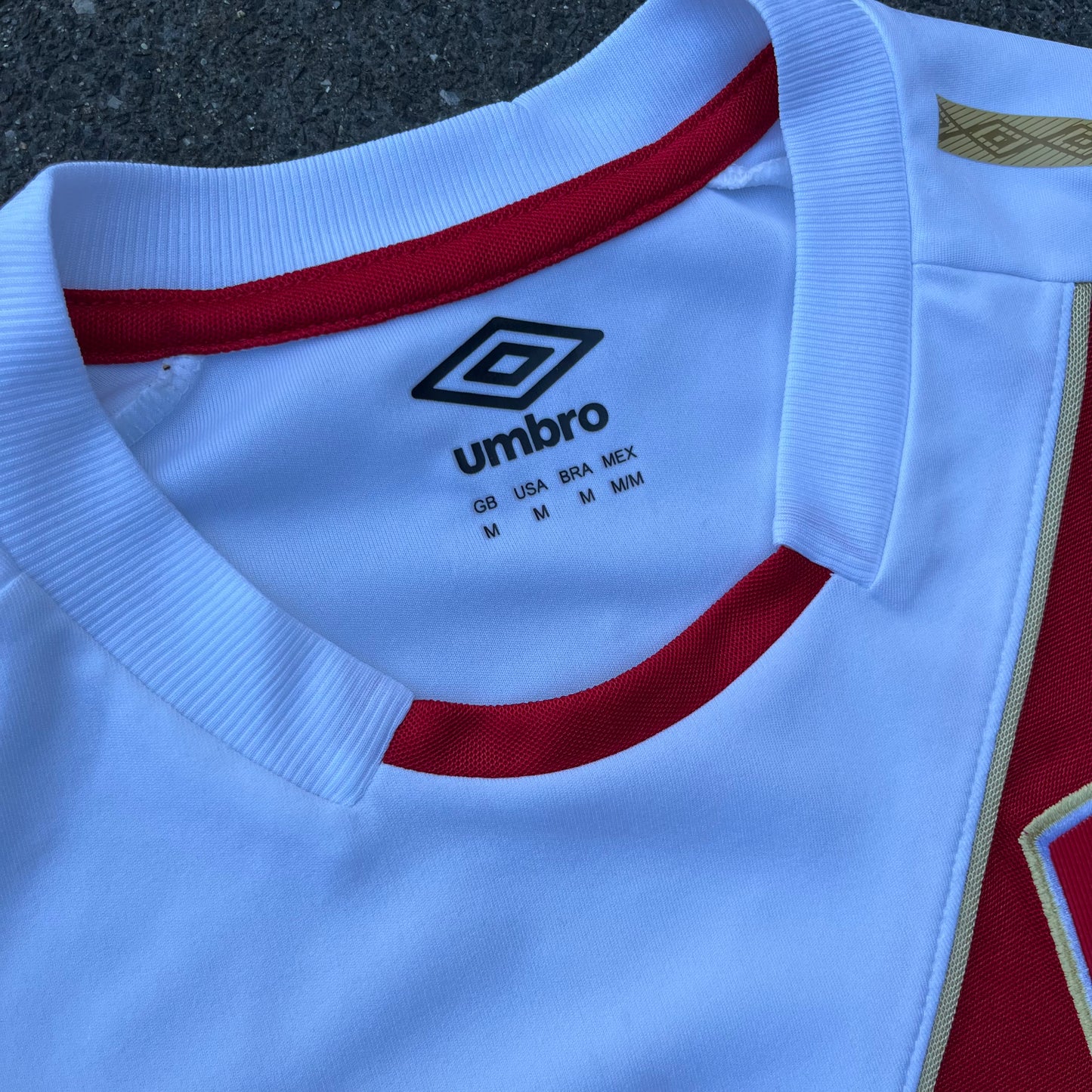 2018 White Umbro Peru Kit - M