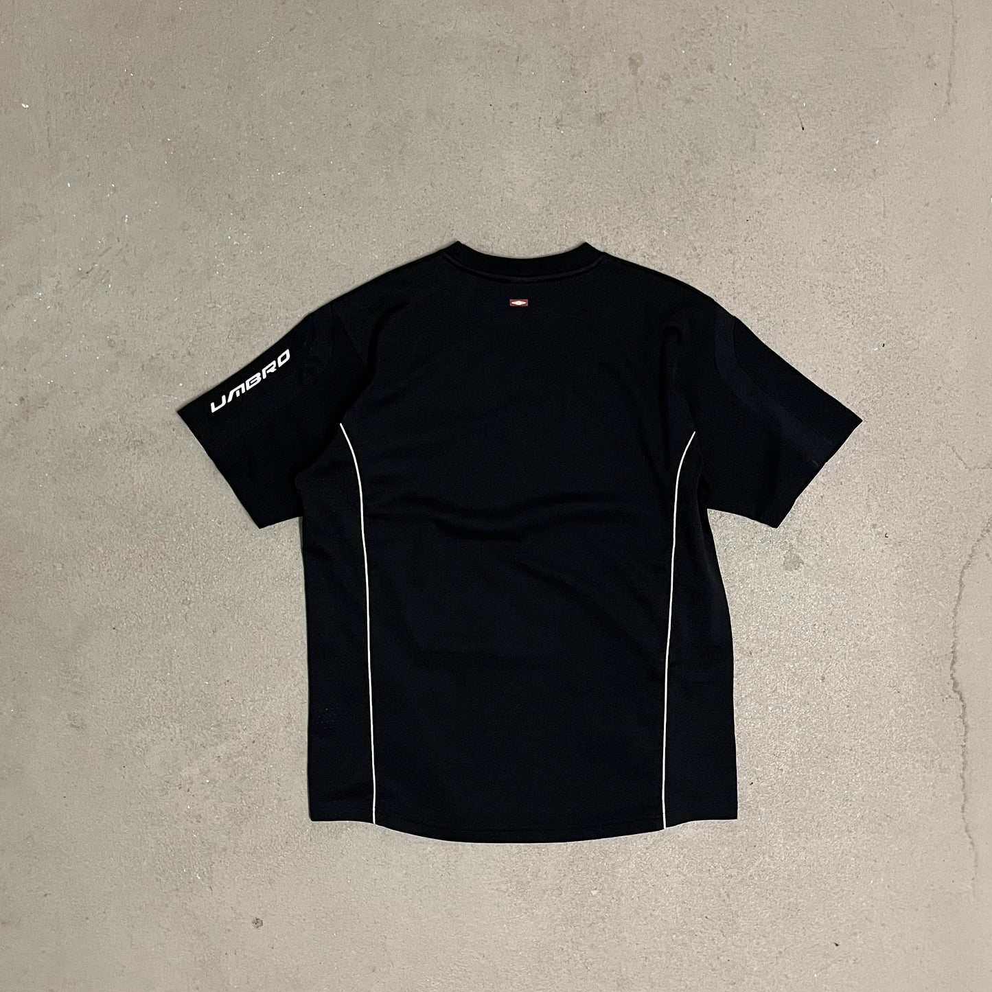 Vintage Y2K Black Umbro Tee - L