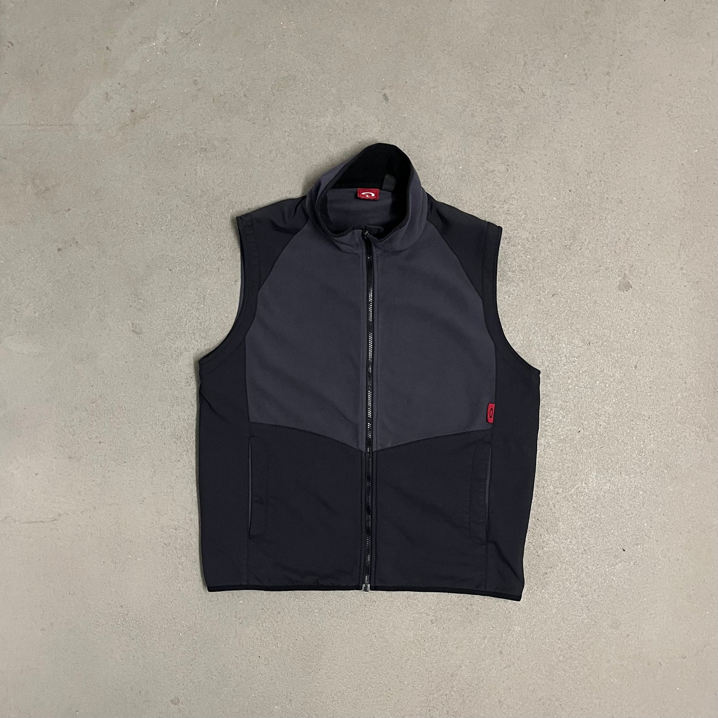 Vintage Black Oakley Red Tab Fleece Vest - L