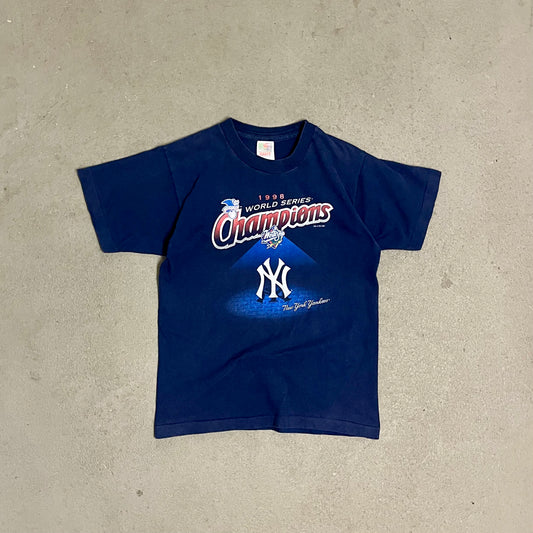 Vintage 1998 Fruit of the Loom New York Yankees Single Stitch Tee - S