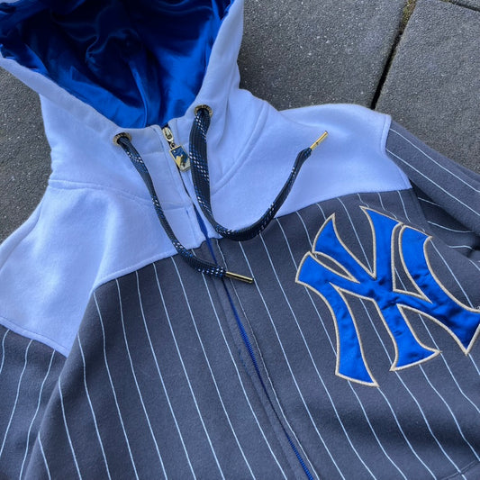 Vintage Grey Majestic Yankees Zip Hoodie - M