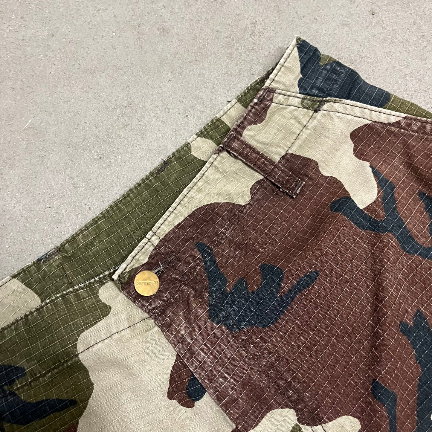 Green Carhartt Camo Shorts - 31