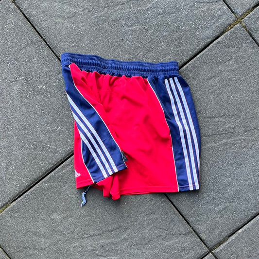 Vintage 1999 Red Adidas FC Bayern Shorts - L