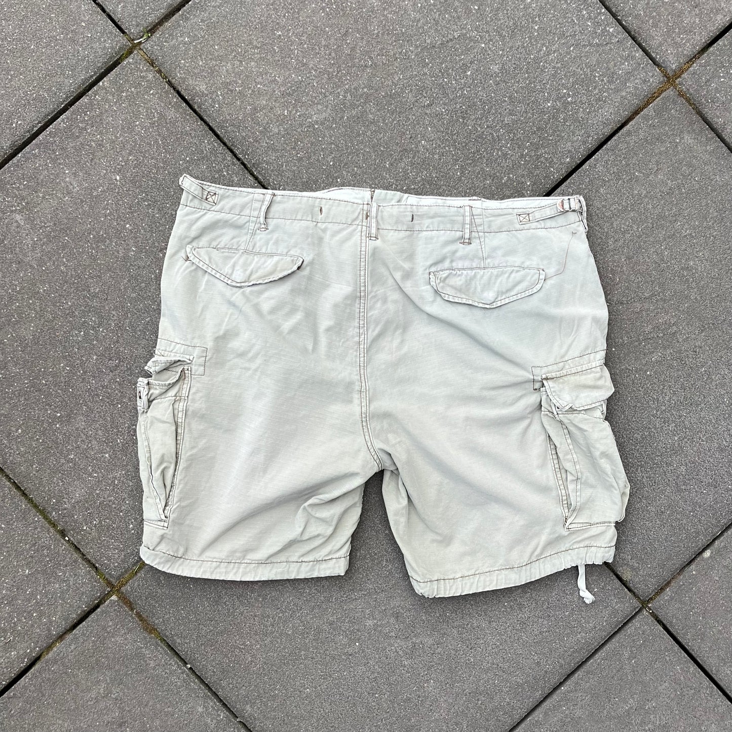 Vintage Beige Polo Ralph Lauren Cargo Shorts - 40